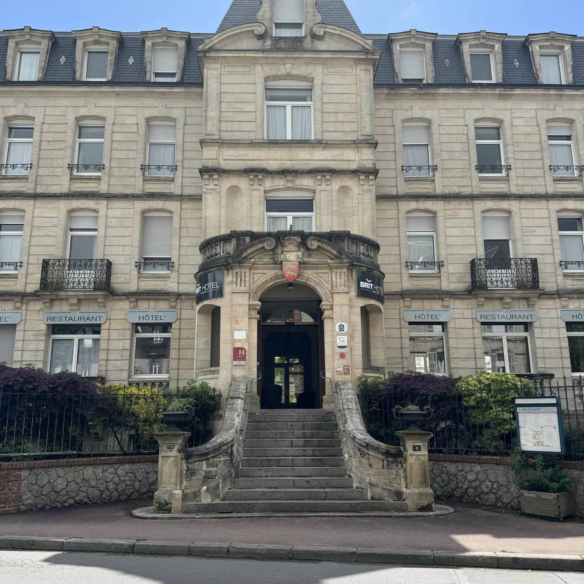 Brit Hotel Confort Bagnoles Normandie Bagnoles de l'Orne Normandie Exterior foto